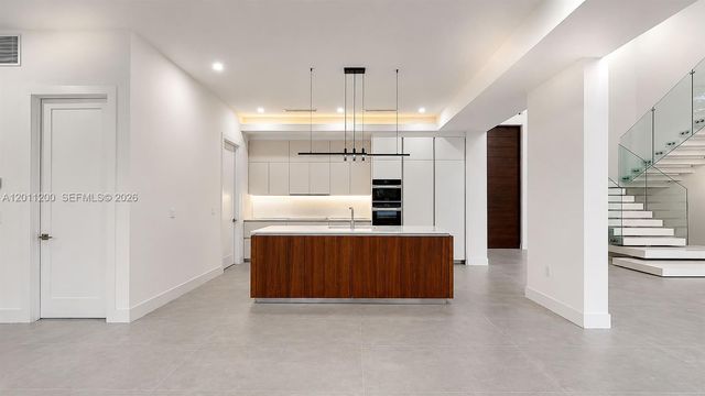 16022 NW 83rd Ct, Miami Lakes, FL 33016