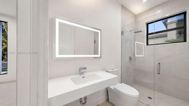 16022 NW 83rd Ct, Miami Lakes, FL 33016