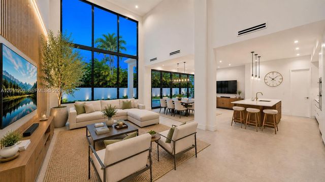 16022 NW 83rd Ct, Miami Lakes, FL 33016