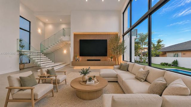 16022 NW 83rd Ct, Miami Lakes, FL 33016