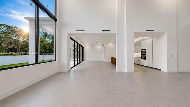 16022 NW 83rd Ct, Miami Lakes, FL 33016
