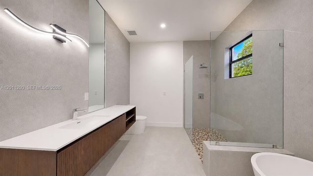 16022 NW 83rd Ct, Miami Lakes, FL 33016