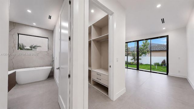 16022 NW 83rd Ct, Miami Lakes, FL 33016