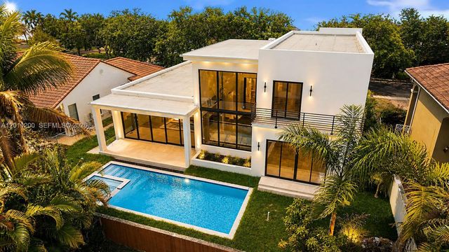 16022 NW 83rd Ct, Miami Lakes, FL 33016