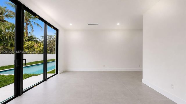 16022 NW 83rd Ct, Miami Lakes, FL 33016