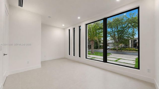 16022 NW 83rd Ct, Miami Lakes, FL 33016