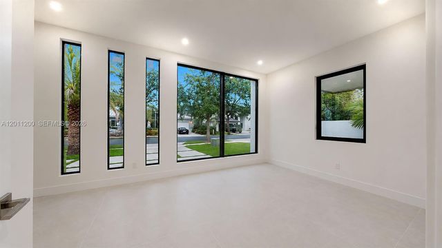 16022 NW 83rd Ct, Miami Lakes, FL 33016