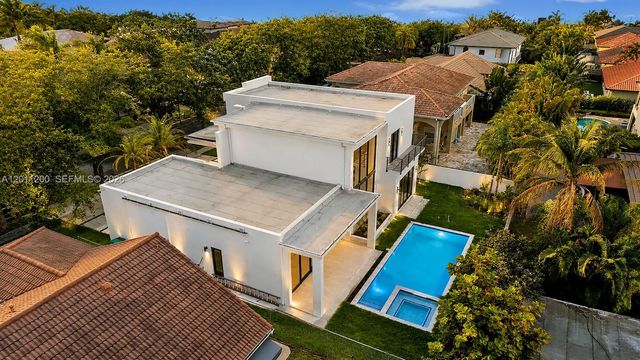 16022 NW 83rd Ct, Miami Lakes, FL 33016