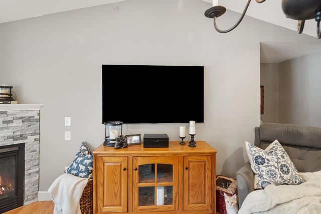 14 Vista Ridge Dr Unit 66, Londonderry, NH 03053