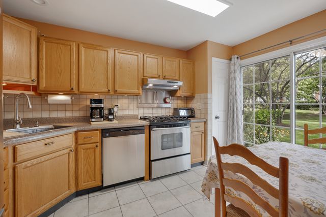 2920 OAK Court, Schaumburg, IL 60193