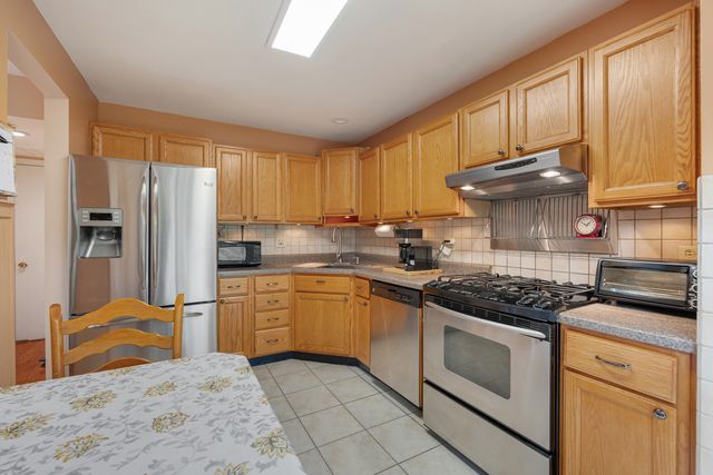 2920 OAK Court, Schaumburg, IL 60193