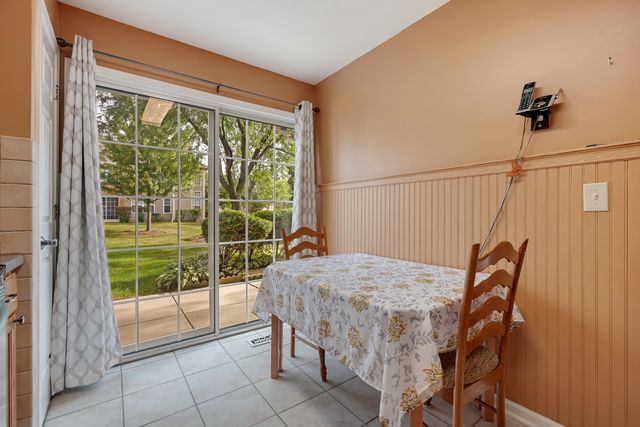 2920 OAK Court, Schaumburg, IL 60193