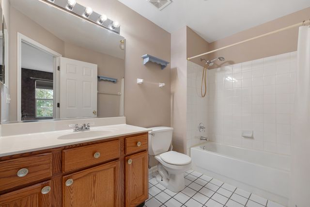 2920 OAK Court, Schaumburg, IL 60193