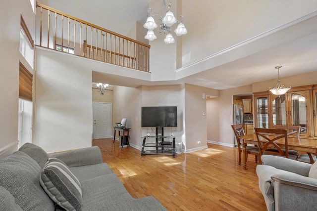 2920 OAK Court, Schaumburg, IL 60193