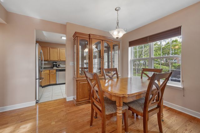 2920 OAK Court, Schaumburg, IL 60193