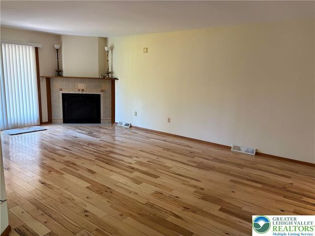 6 Aspen Court, Forks Twp, PA 18040
