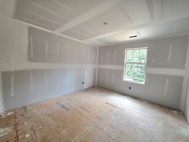 273 Wayne Hall Rd, Clarksville, TN 37040