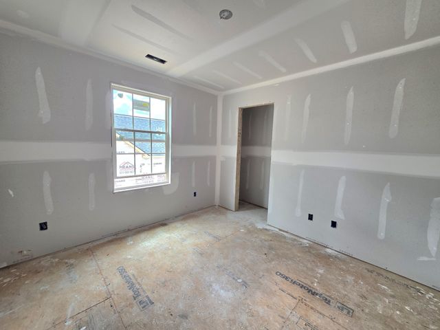273 Wayne Hall Rd, Clarksville, TN 37040