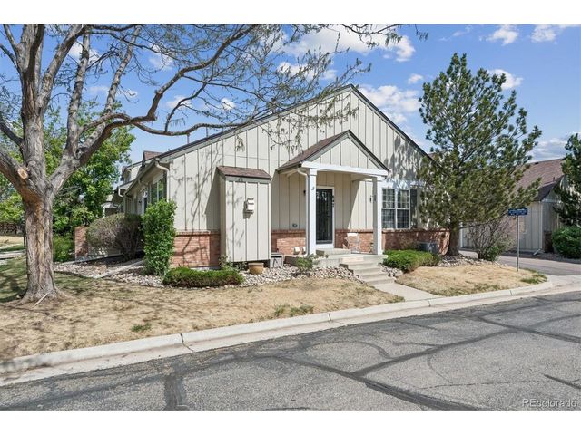 847 S Evanston Cir, Aurora, CO 80012