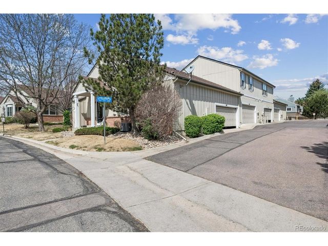 847 S Evanston Cir, Aurora, CO 80012