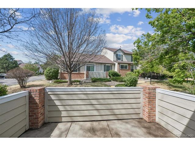 847 S Evanston Cir, Aurora, CO 80012