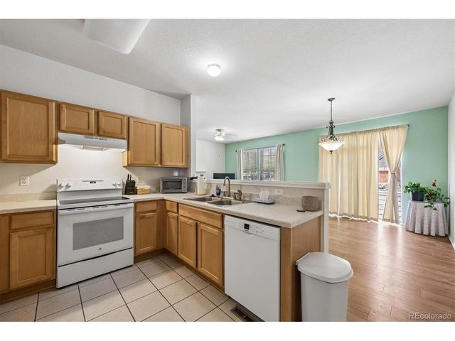 847 S Evanston Cir, Aurora, CO 80012