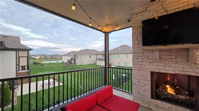19429 W 201st Terrace, Spring Hill, KS 66083