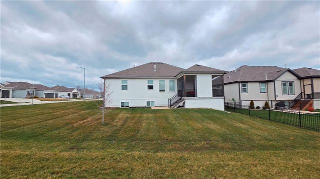 19429 W 201st Terrace, Spring Hill, KS 66083