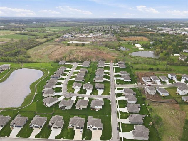 19429 W 201st Terrace, Spring Hill, KS 66083