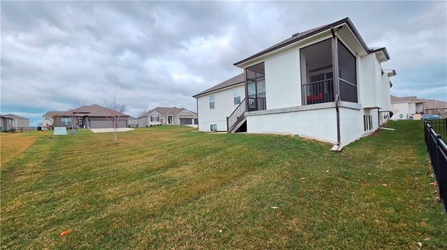 19429 W 201st Terrace, Spring Hill, KS 66083