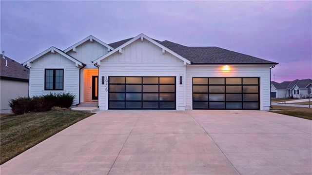 19429 W 201st Terrace, Spring Hill, KS 66083
