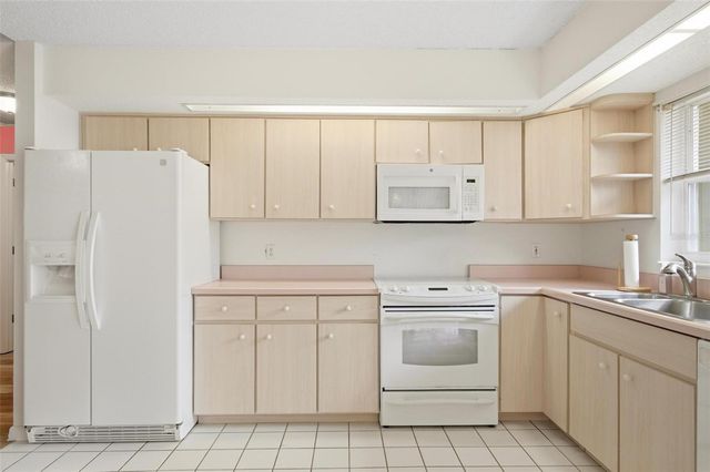 20 WOOD HAVEN DRIVE, Palm Coast, FL 32164