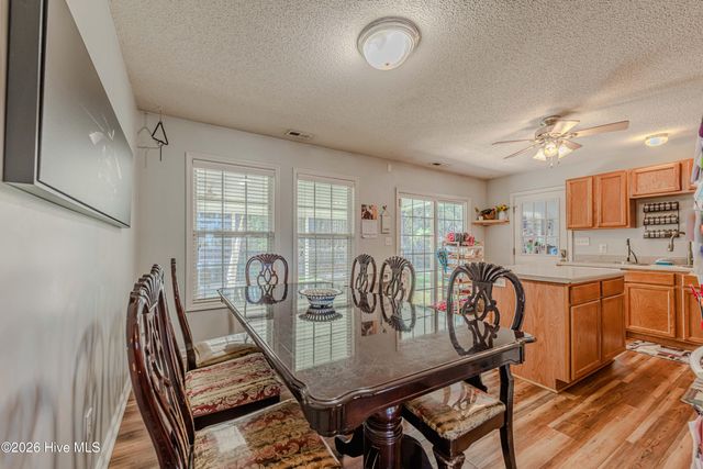 101 Barrington Court, Maple Hill, NC 28454