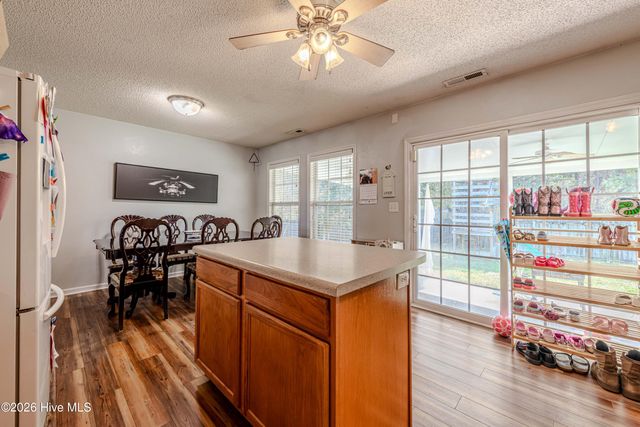 101 Barrington Court, Maple Hill, NC 28454