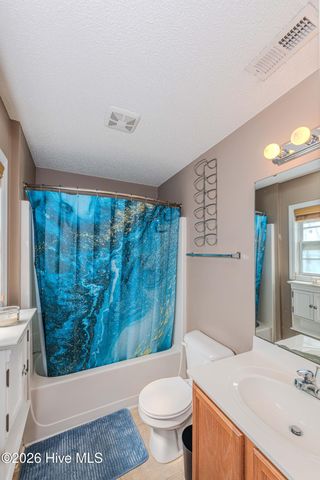 101 Barrington Court, Maple Hill, NC 28454