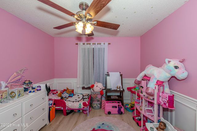 101 Barrington Court, Maple Hill, NC 28454