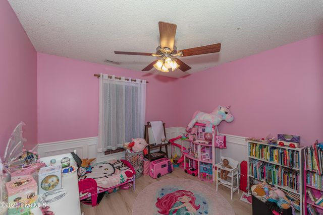 101 Barrington Court, Maple Hill, NC 28454