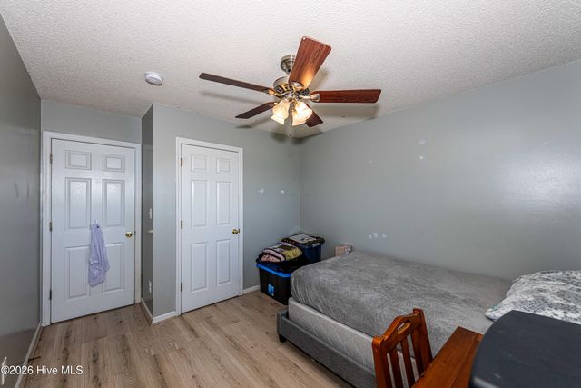 101 Barrington Court, Maple Hill, NC 28454