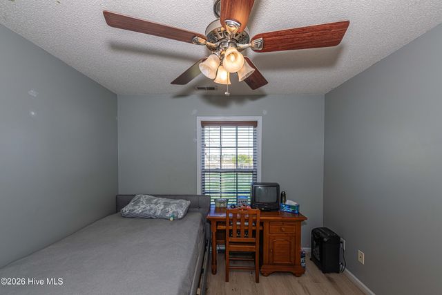 101 Barrington Court, Maple Hill, NC 28454