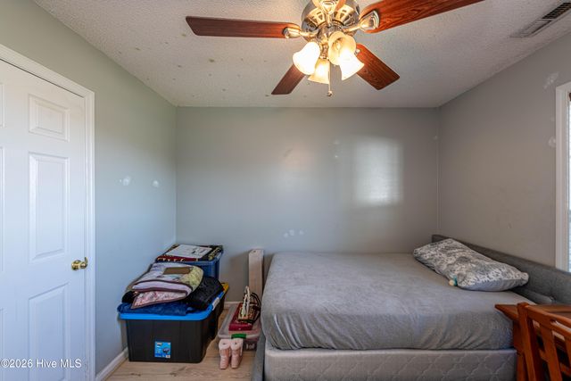 101 Barrington Court, Maple Hill, NC 28454