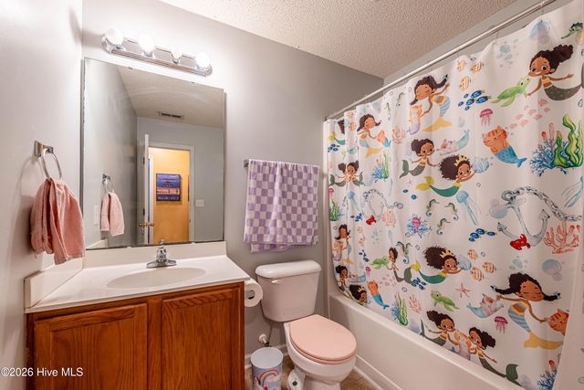 101 Barrington Court, Maple Hill, NC 28454