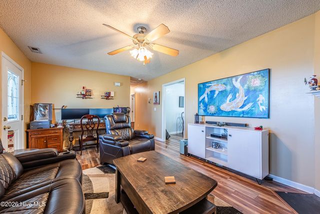 101 Barrington Court, Maple Hill, NC 28454