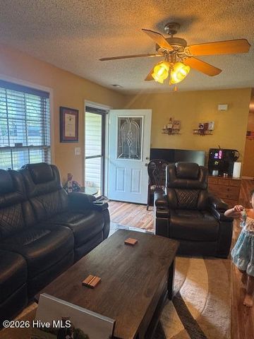 101 Barrington Court, Maple Hill, NC 28454