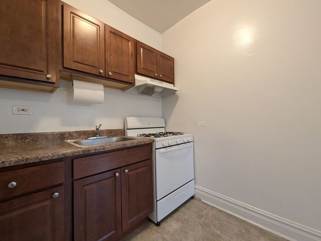 2704 N Sawyer Avenue 315, Chicago, IL 60647
