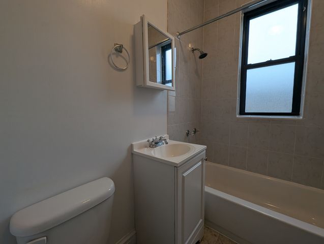 2704 N Sawyer Avenue 315, Chicago, IL 60647