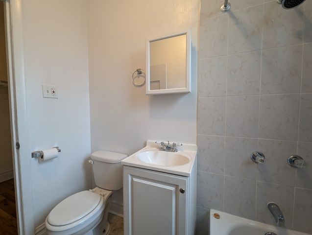 2704 N Sawyer Avenue 315, Chicago, IL 60647