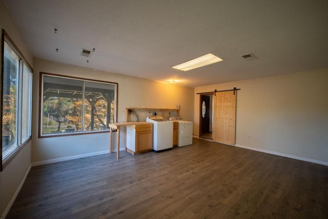 33 Stanley Rd, West Point, CA 95255