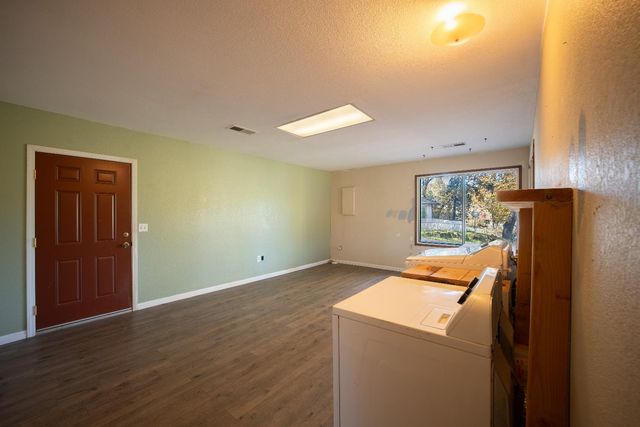 33 Stanley Rd, West Point, CA 95255