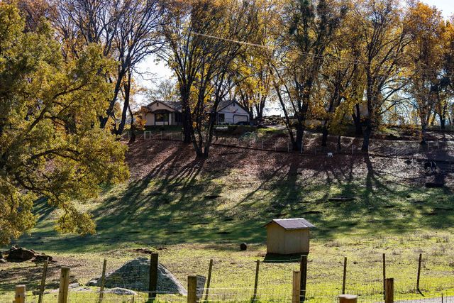 33 Stanley Rd, West Point, CA 95255