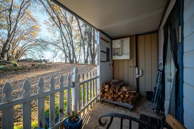 33 Stanley Rd, West Point, CA 95255